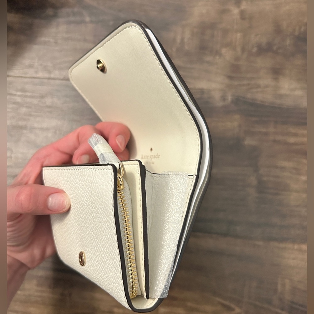 Kate Spade Kayla Small L-Zip Wallet - BRAND NEW with bag - Picture 3 of 8